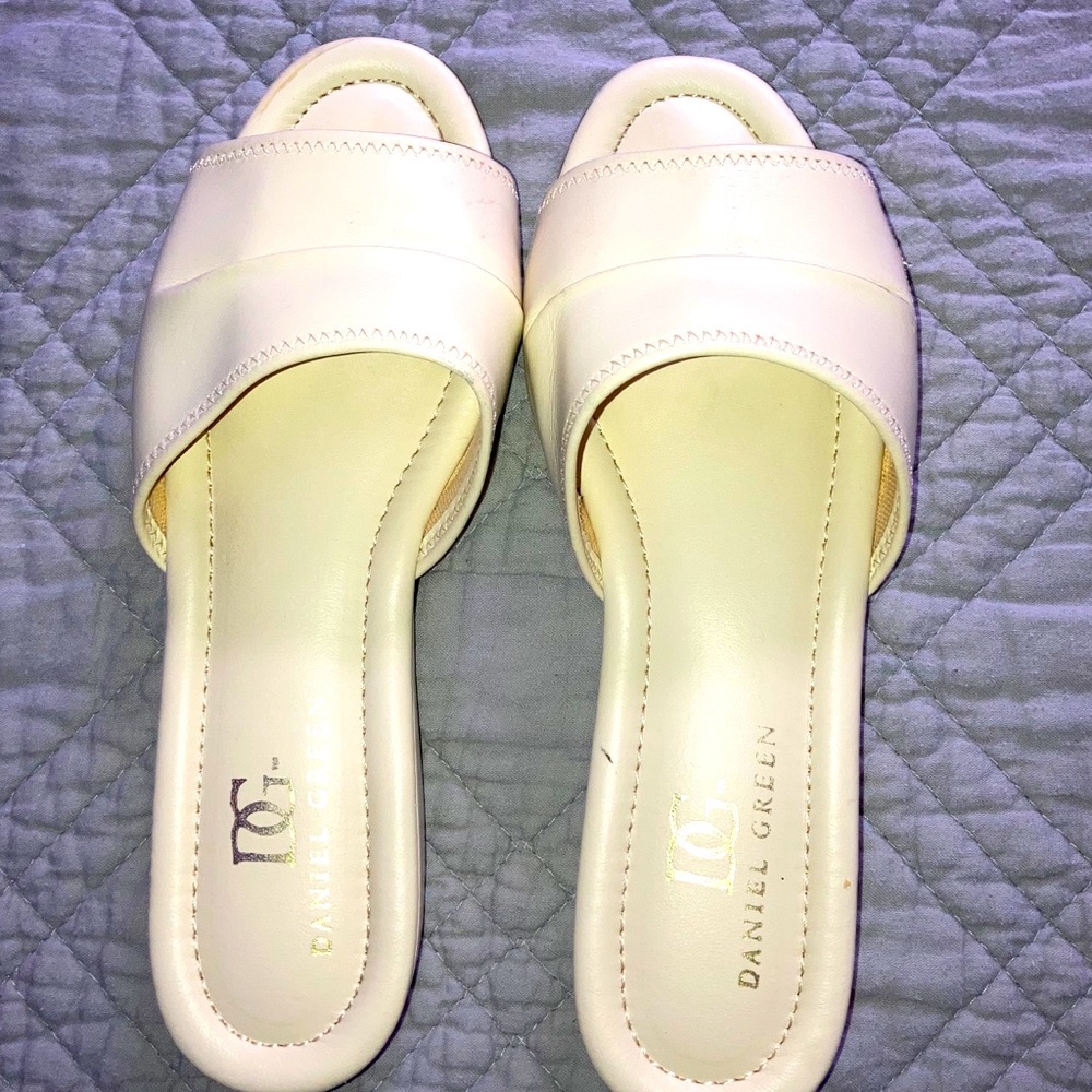 DG vintage cream slides
